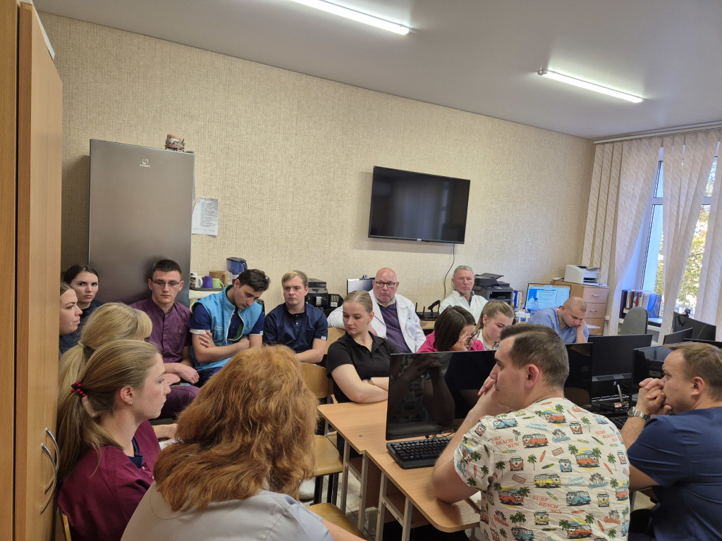 Патанатомічна конференція за участі лікарів-інтернів.